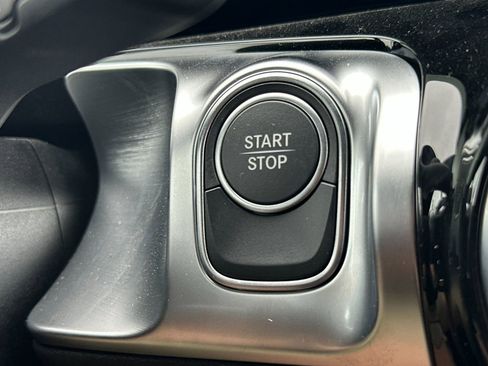Used 2024 Mercedes-Benz EQB 300 4MATIC image 25