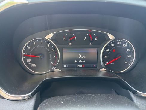 Used 2025 Chevrolet Blazer LT FWD image 3