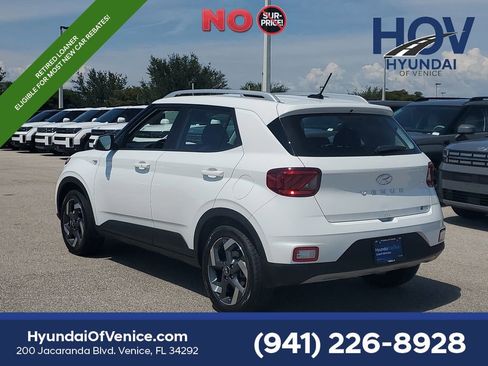 Certified 2026 Hyundai Venue SEL FWD image 5