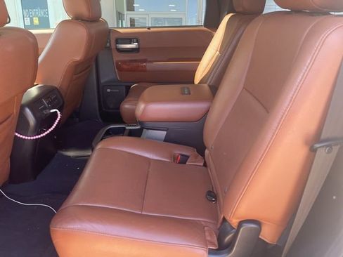 Used 2019 Toyota Sequoia Platinum image 10