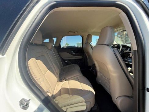 Used 2022 Lincoln Corsair FWD w/ Equipment Group 101A image 4