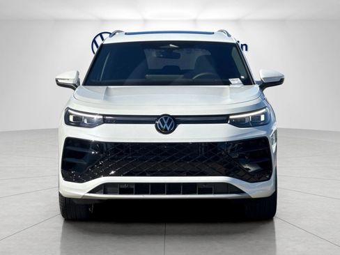 New 2026 Volkswagen Tiguan SEL R-Line image 8