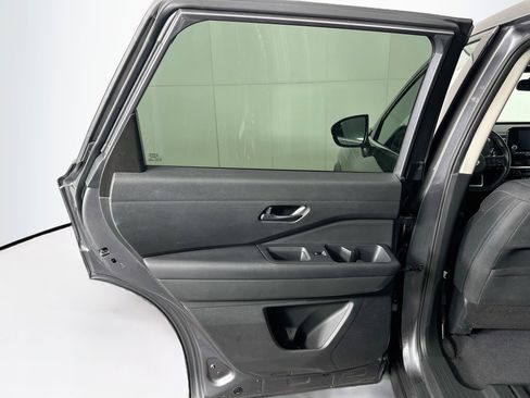 Used 2025 Nissan Pathfinder SV FWD image 25