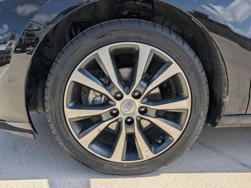 Used 2019 Hyundai Elantra GT image 22