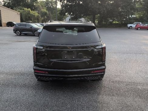 Used 2020 Cadillac XT6 Sport w/ Platinum Package AWD/4WD image 7