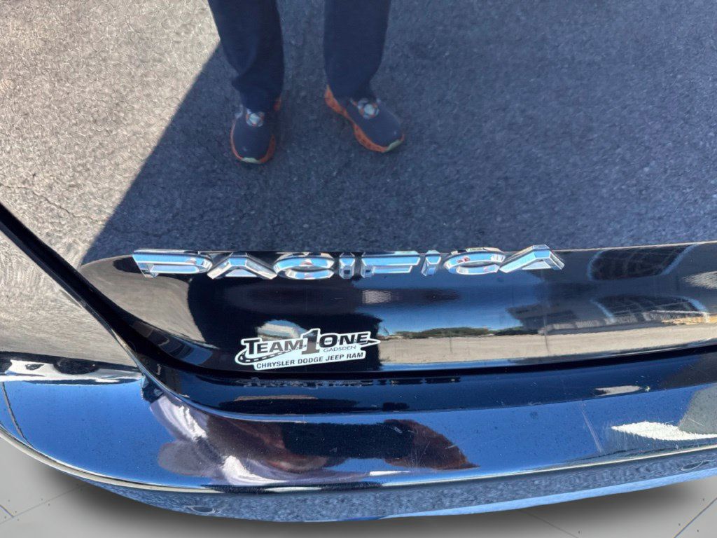 Used 2025 Chrysler Pacifica Select FWD image 38