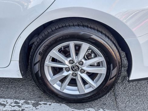 Used 2025 Toyota Camry SE AWD/4WD image 13