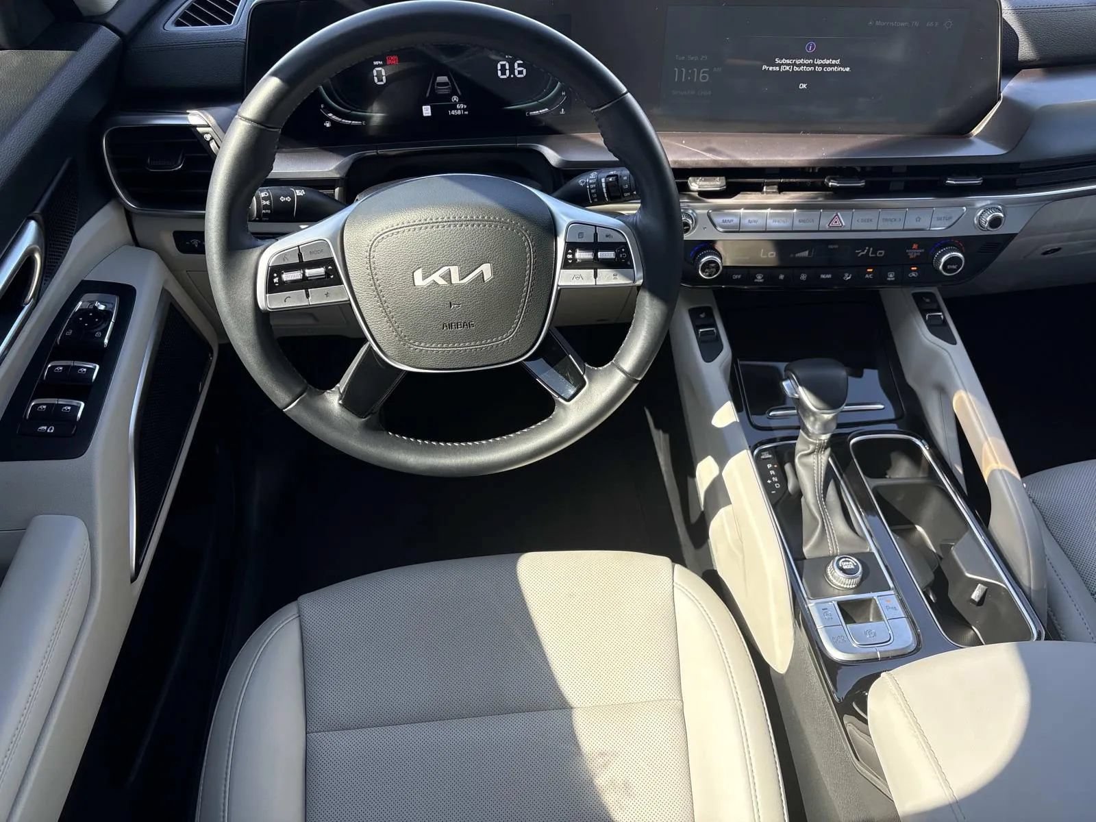 Used 2025 Kia Telluride S FWD image 13