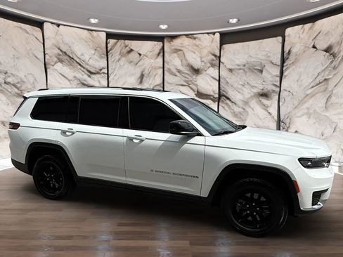 Used 2023 Jeep Grand Cherokee L Laredo w/ Trailer Tow Group (B) AWD/4WD image 12