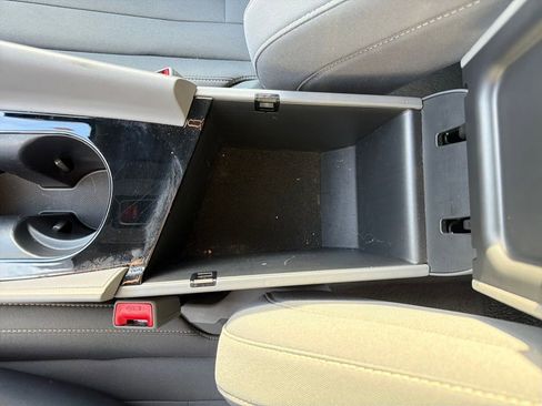 Used 2025 Hyundai Elantra SEL image 28