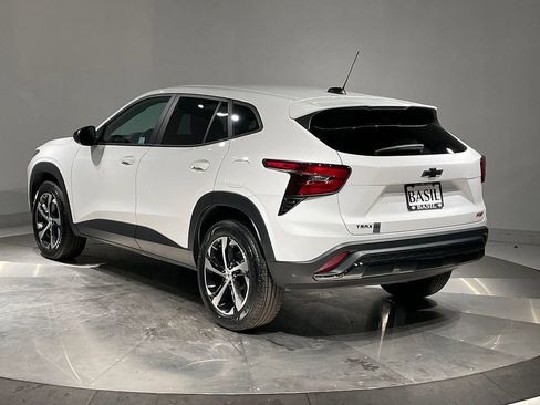 Used 2024 Chevrolet Trax RS w/ Driver Confidence Package image 13