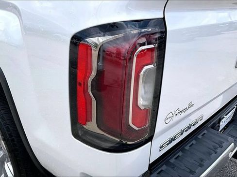 Used 2018 GMC Sierra 1500 SLT AWD/4WD image 19