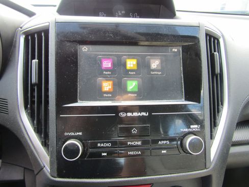 Used 2017 Subaru Impreza 2.0i Premium image 17