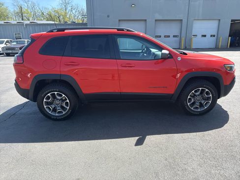 Used 2021 Jeep Cherokee Trailhawk image 2