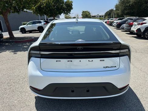 Used 2024 Toyota Prius Prime FWD image 3