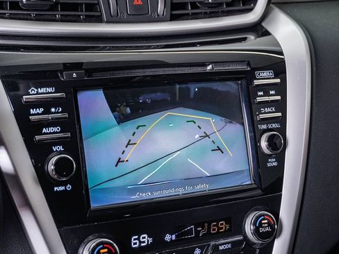 Used 2018 Nissan Murano S AWD/4WD image 23