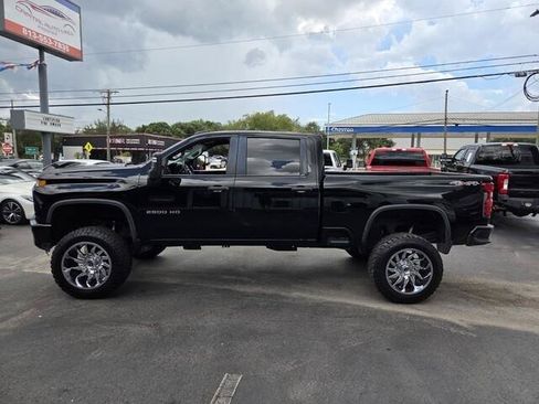 Used 2020 Chevrolet Silverado 2500 Custom w/ Custom Value Package AWD/4WD image 4
