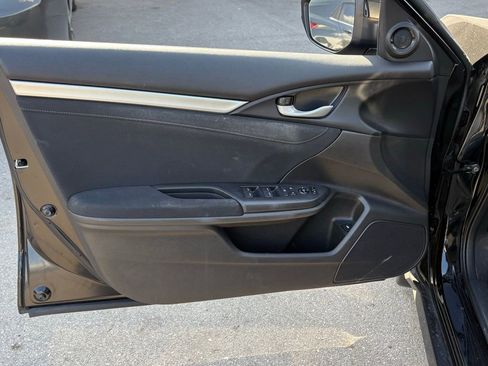 Used 2018 Honda Civic EX image 10