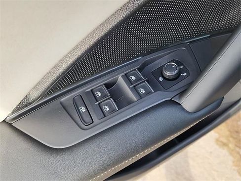 New 2026 Volkswagen Tiguan SE image 11