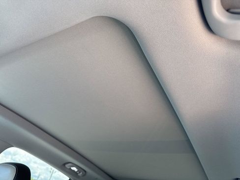 Used 2018 Chevrolet Equinox Premier FWD image 31