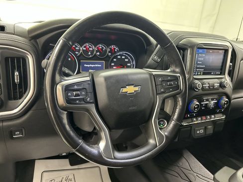 Used 2022 Chevrolet Silverado 1500 LT AWD/4WD image 4