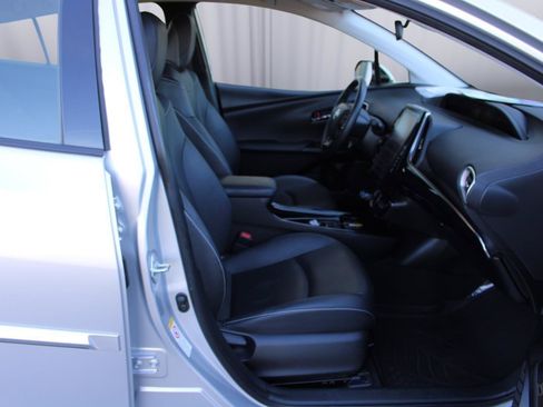 Used 2020 Toyota Prius Prime XLE FWD image 37