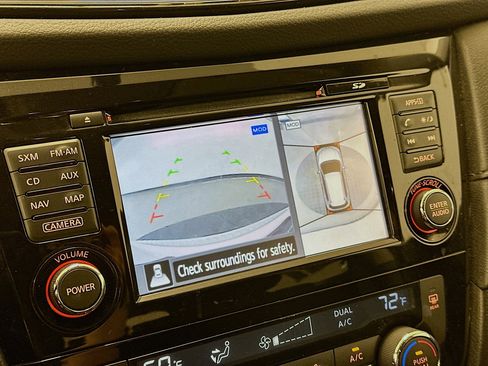 Used 2017 Nissan Rogue SV w/ SV Premium Package image 23