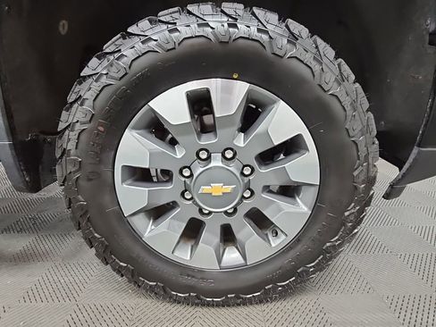 Used 2024 Chevrolet Silverado 2500 Custom w/ Custom Value Package image 41