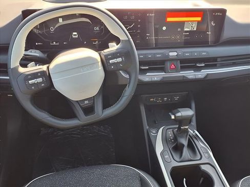 New 2025 Kia K4 GT-Line image 5