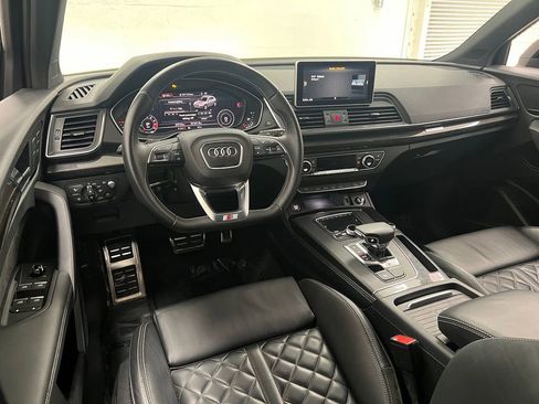 Used 2020 Audi SQ5 Prestige image 9