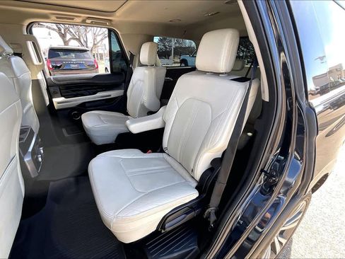 Used 2021 Ford Expedition Platinum image 21