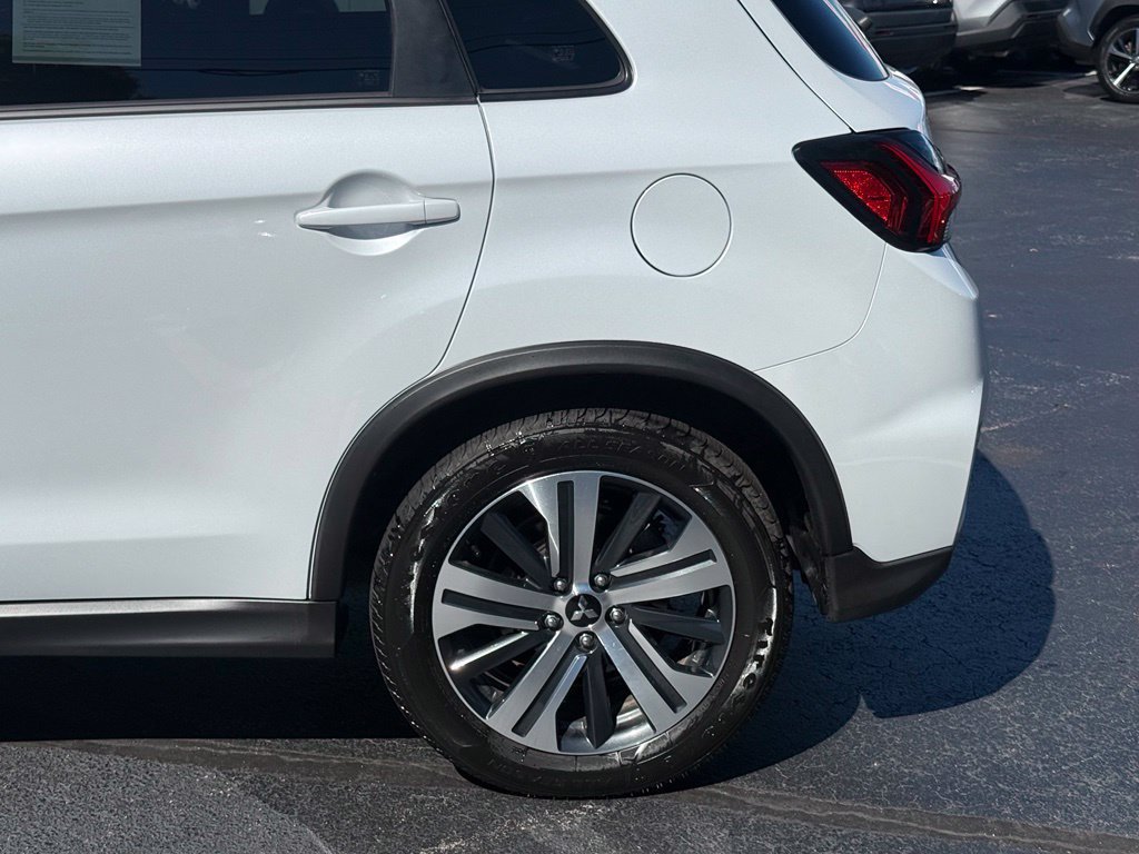Used 2025 Mitsubishi Outlander Sport ES AWD/4WD image 4