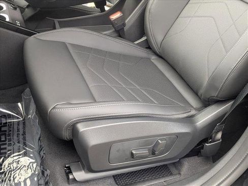 Used 2025 BMW X1 xDrive28i w/ Technology Package image 4