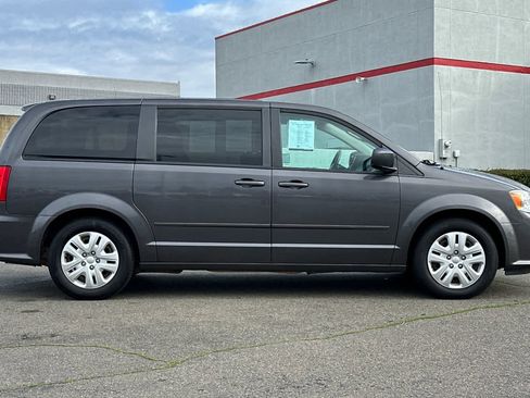 Used 2017 Dodge Grand Caravan SE w/ Power Window Group image 6