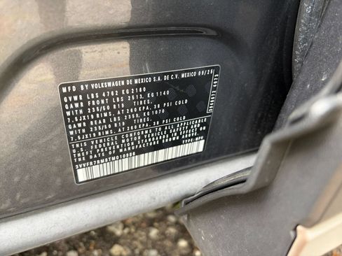 Used 2026 Volkswagen Tiguan SE FWD image 31
