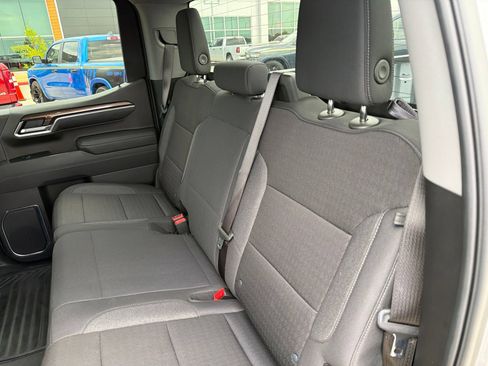 Used 2025 Chevrolet Silverado 1500 LT RWD image 18