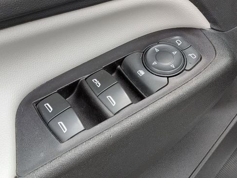 Used 2018 Chevrolet Equinox LS FWD image 14