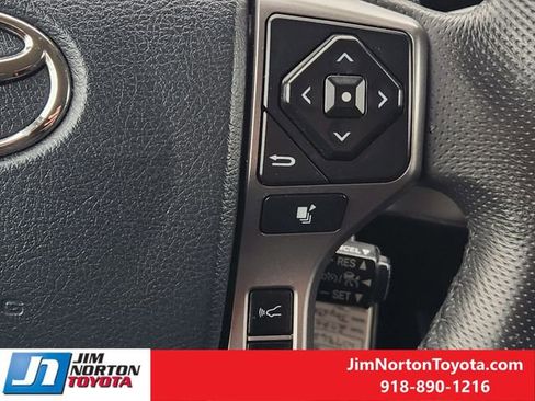 Used 2020 Toyota Tacoma SR5 RWD image 29