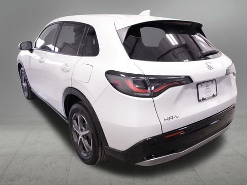 Certified 2024 Honda HR-V EX-L image 4