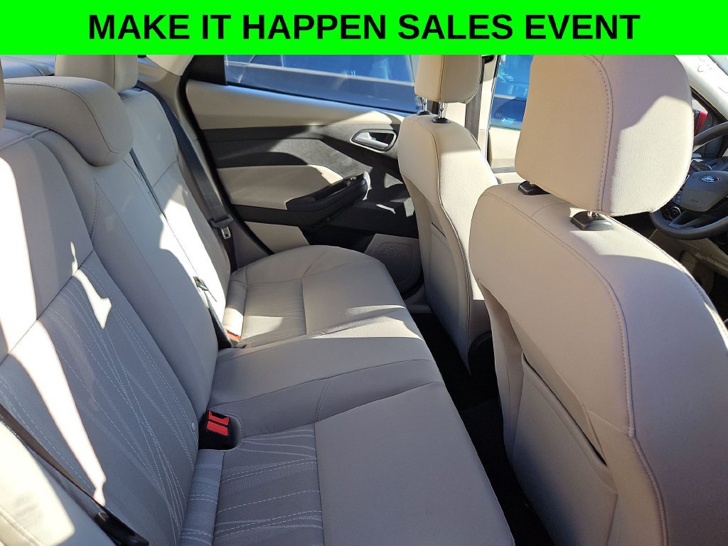 Used 2015 Ford Focus SE FWD image 28