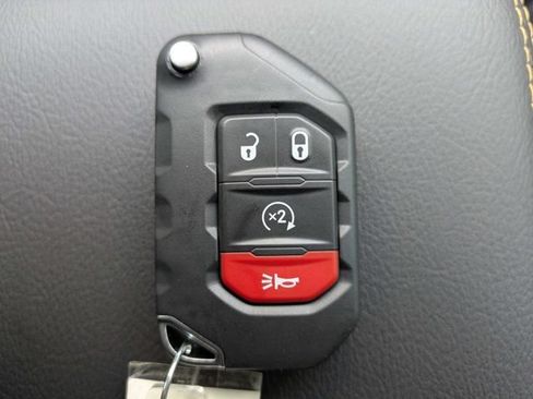 New 2026 Jeep Wrangler Unlimited Sahara AWD/4WD image 31