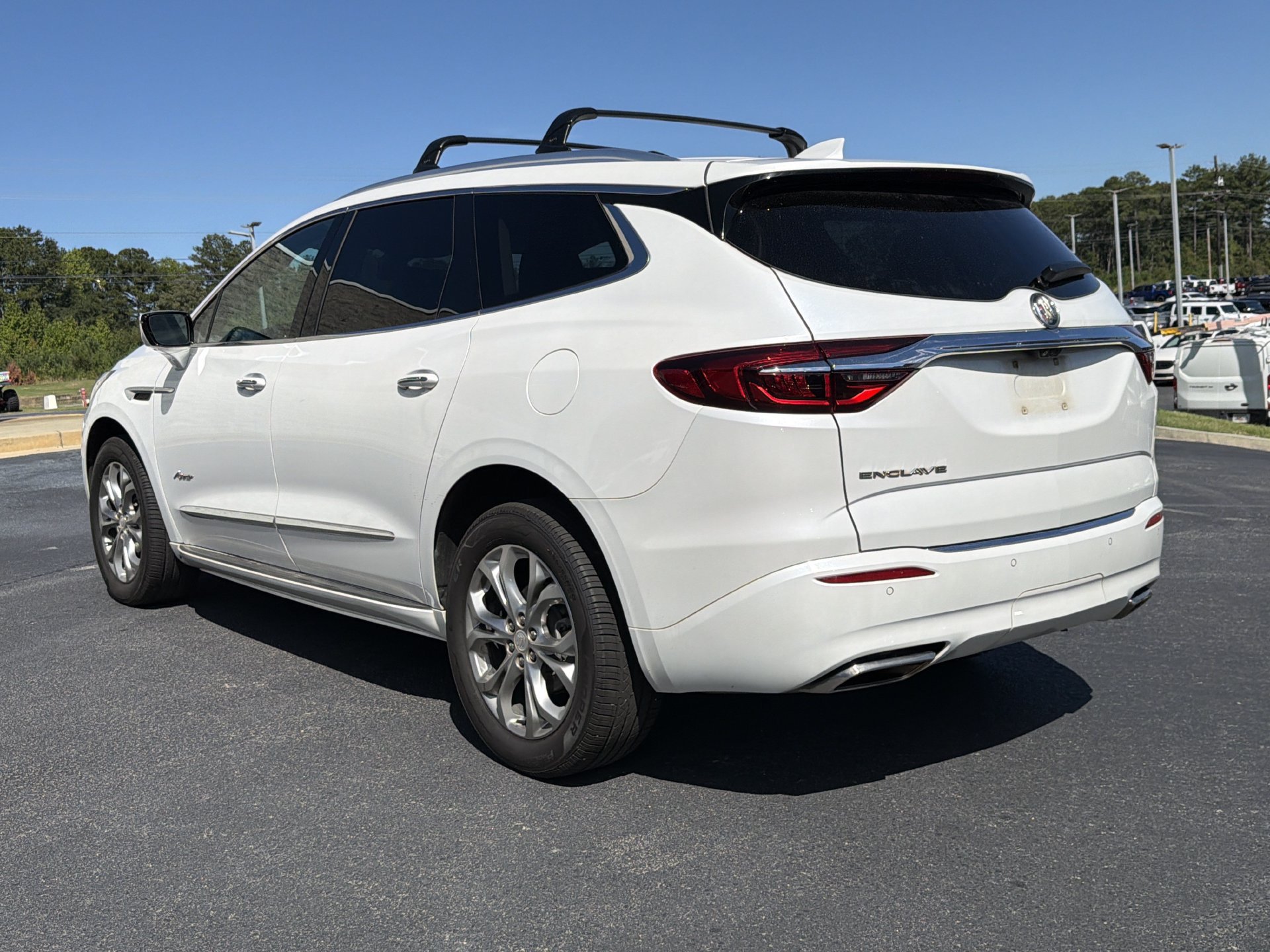 Used 2021 Buick Enclave Avenir w/ LPO, Hit The Road Package FWD image 16