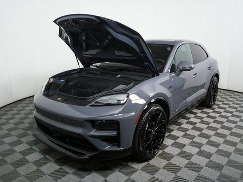 New 2026 Porsche Macan Turbo Electric image 35