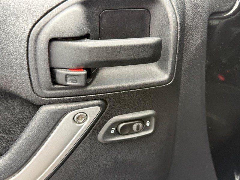 Used 2016 Jeep Wrangler Unlimited Sahara w/ Dual Top Group AWD/4WD image 16