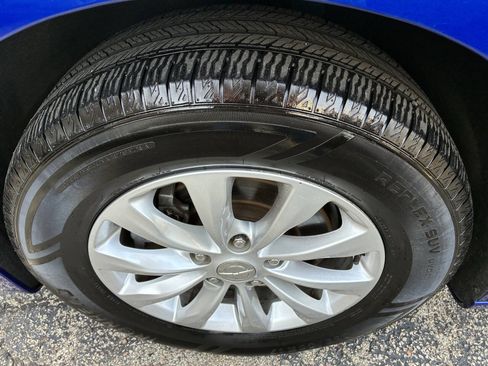 Used 2019 Chrysler Pacifica Touring-L FWD image 28