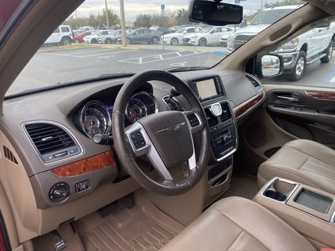 Used 2013 Chrysler Town & Country Touring-L w/ Entertainment Group #2 image 11