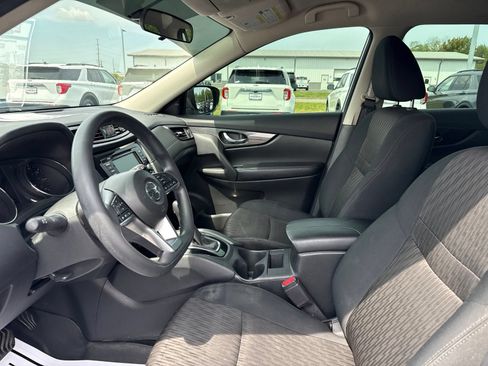 Used 2018 Nissan Rogue S FWD image 12