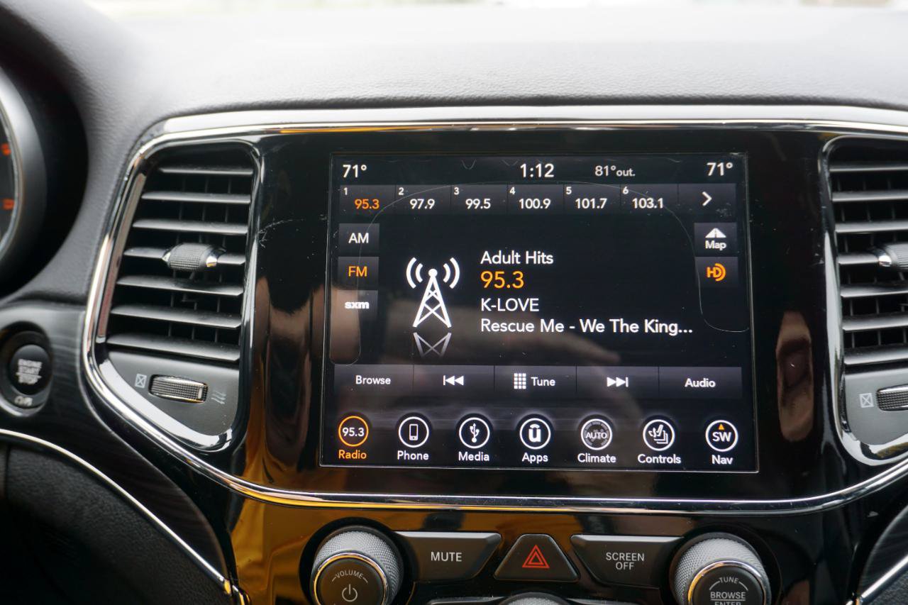 Used 2019 Jeep Grand Cherokee Limited AWD/4WD image 11