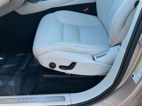 Used 2023 Volvo XC90 B6 Plus w/ Protection Package Premier image 18