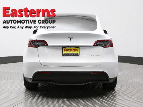 Used 2022 Tesla Model Y Long Range AWD/4WD image 6